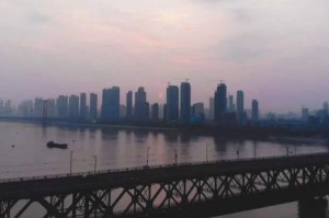 2020年武汉封城，疫情下的城市封锁