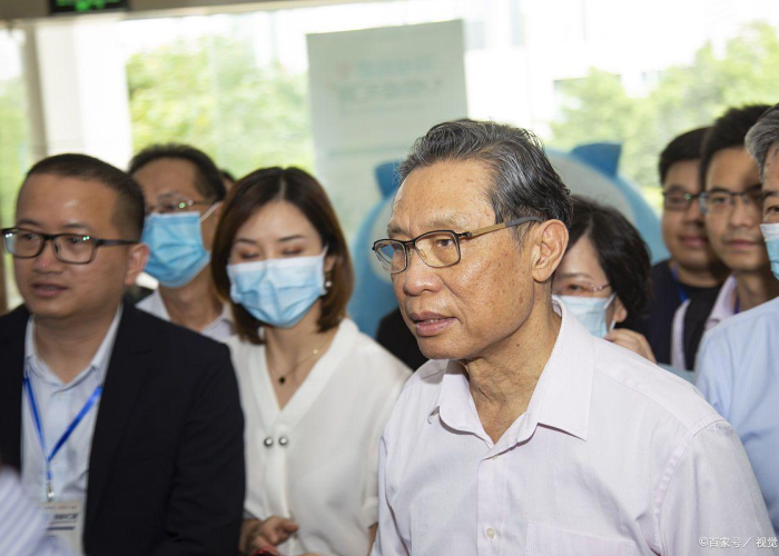 疫情何时结束，专家预测与应对措施