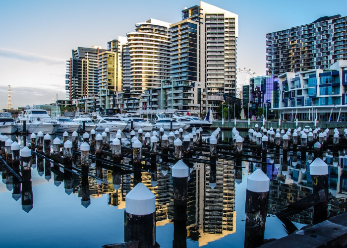 封控下的郑州,暂停与前行交织的城市脉搏 封控下的郑州,暂停与前行交织的城市脉搏