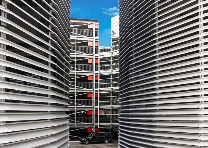 进博会四叶草绽放，国家会展中心如何编织全球贸易经纬？