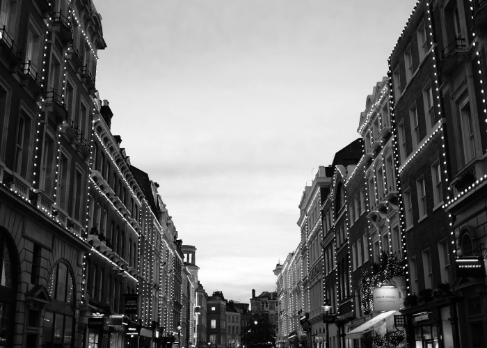 防疫出行政策调整，迈向常态化防控的平衡之道