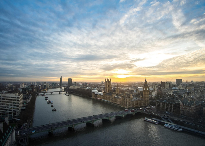 英国游艇价格,从泰晤士河到地中海,你的航海梦价值几何? 英国游艇价格,从泰晤士河到地中海,你的航海梦价值几何?