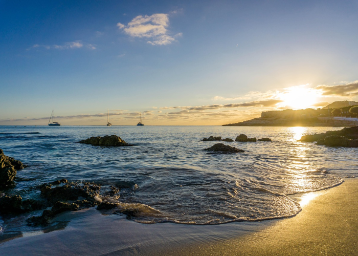 2023,新冠的潮水退去后,我们站在怎样的海滩上? 2023,新冠的潮水退去后,我们站在怎样的海滩上?