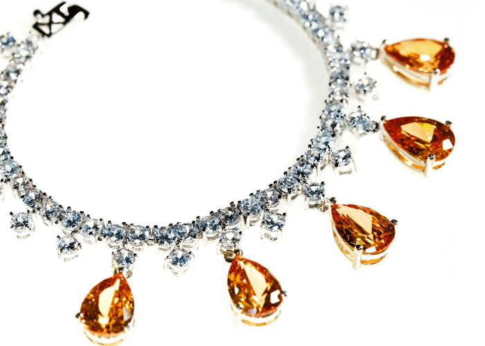 黄金项链价格迷雾,从百元到十万,女士黄金项链的真实价格由何决定? 黄金项链价格迷雾,从百元到十万,女士黄金项链的真实价格由何决定?