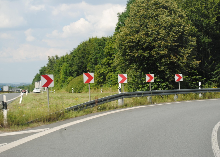 高速公路免费通行,到底看进口还是出口?一文说清关键规则 高速公路免费通行,到底看进口还是出口?一文说清关键规则