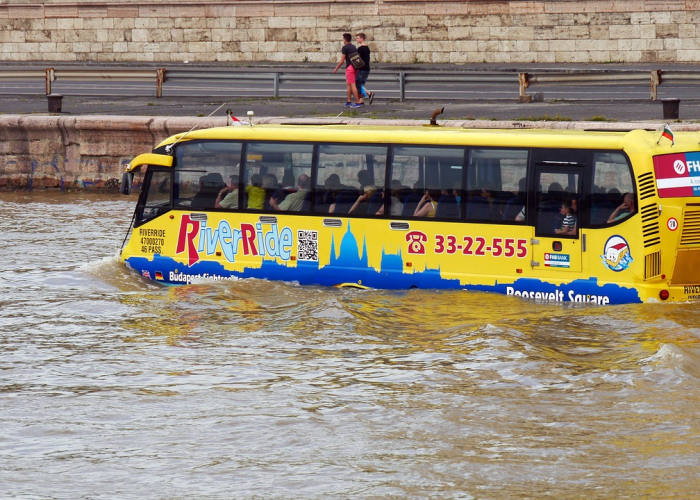 揭秘宇通38座客车价格，从30万到百万，你的选择决定了价值