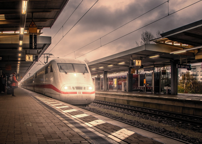 美元强弱如何左右黄金价格趋势图？深度解析两大资产的逆向舞蹈