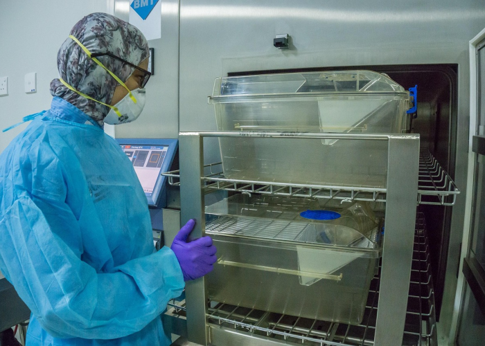 南京核酸检测点感染事件，公共防疫的安全网为何出现漏洞？