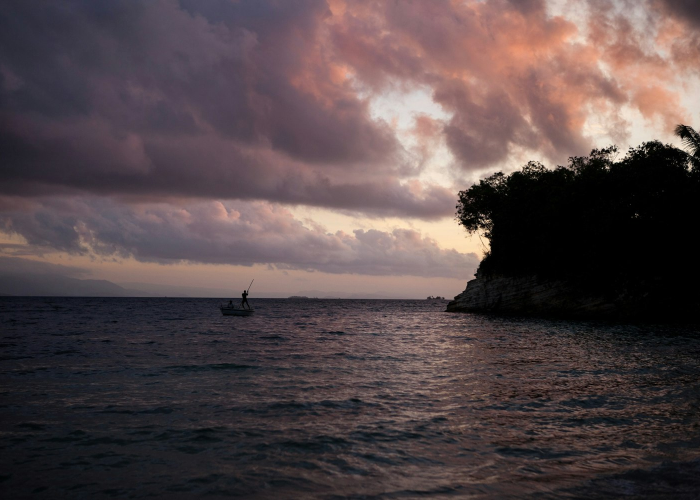 地铁深处，721暴雨中，那些被水淹没的日常与微光