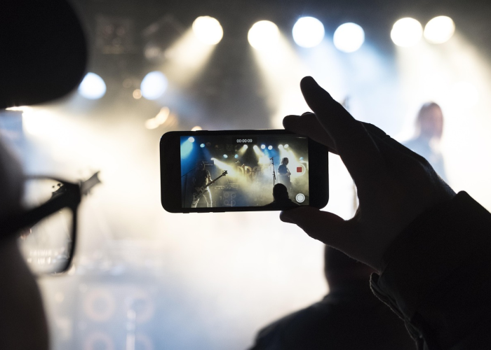 知乎纽交所，知识社区的资本远征与价值求索