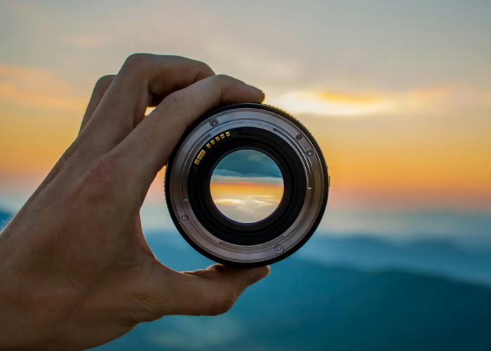 3月22日新闻联播，时代镜像中的中国叙事