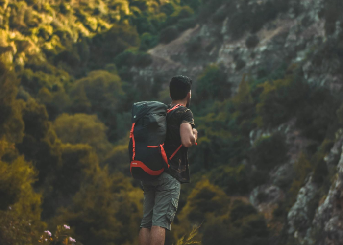 新疆12月13日疫情，寒冬中的坚守与希望