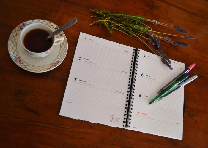 五一劳动节，我们为何能连休五天？法定节假日的加减法