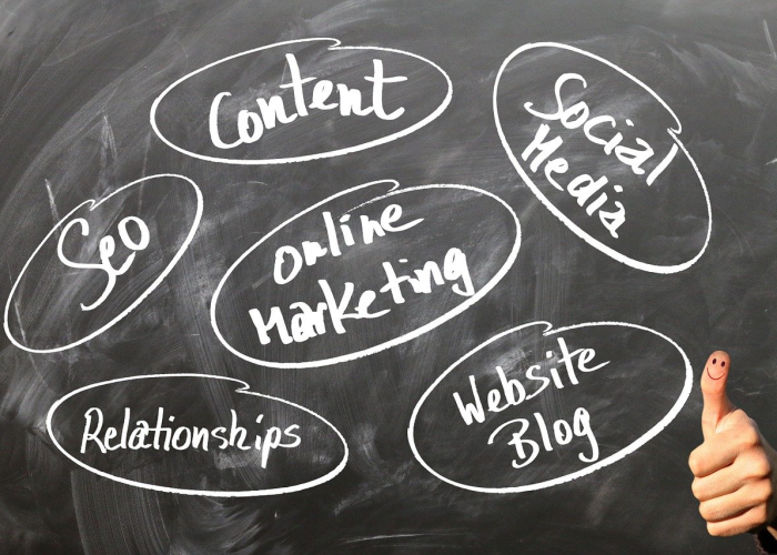 免费通行背后的经济账，五一高速免费，是福利还是博弈？