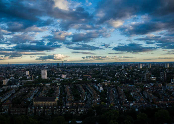 从深圳速度到深圳温度，一座超大型城市的韧性生长