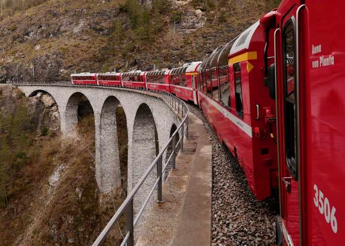 新疆伊犁,破冰前行,全面复苏之路还有多远? 新疆伊犁,破冰前行,全面复苏之路还有多远?