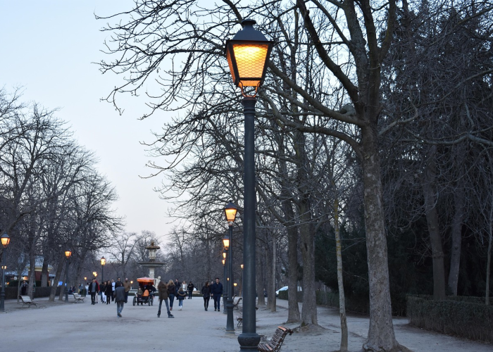 上海公园地铁站，城市褶皱里的温柔驿站