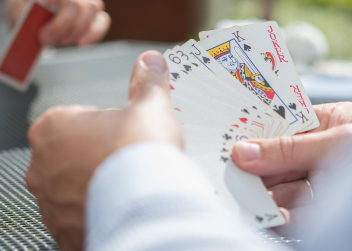 上海疫情风险降低的原因，科学精准防控与全民共筑防线