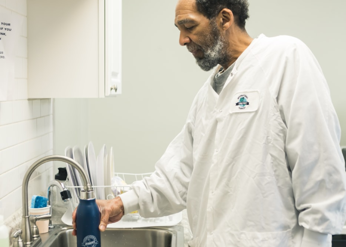 新疆卫健委书记何永慧,以人民健康为中心,持续推进卫生健康事业高质量发展 新疆卫健委书记何永慧,以人民健康为中心,持续推进卫生健康事业高质量发展