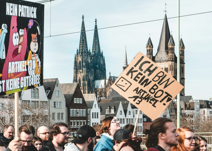 防疫高风险国家，全球抗疫的震中与人类共同体的考验