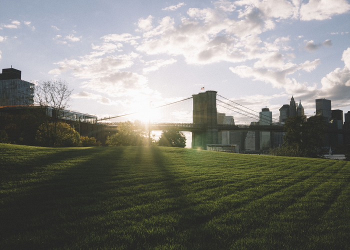 郑州封控区扩围，一场与病毒赛跑的城市保卫战