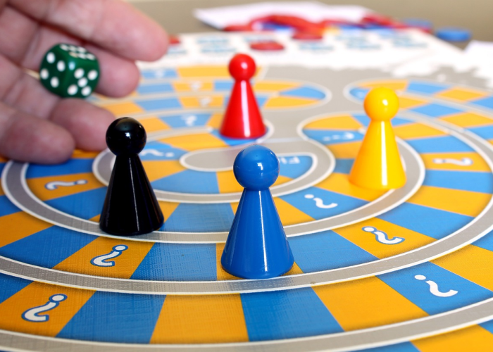 Q宠大乐斗辅助工具，游戏乐趣的延伸还是公平竞技的破坏者？