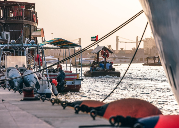 阿联酋迪拉姆，沙漠中的黄金纽带与未来金融雄心