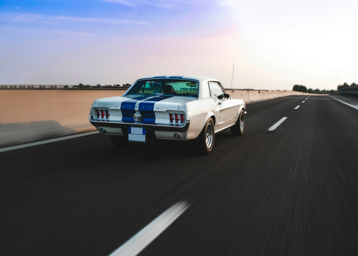 定格时代的速度与美学，透过经典图片，解读奔腾车型的进化之路