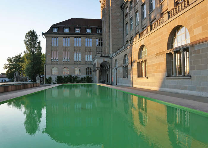 扬州封城，一座慢城的战时与日常