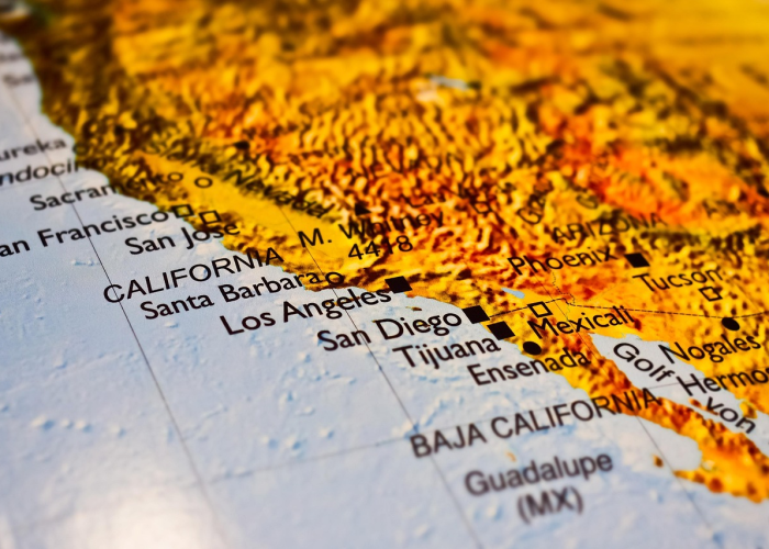 美国疫情爆发是真的吗?数据、现实与信息迷雾的辨析 美国疫情爆发是真的吗?数据、现实与信息迷雾的辨析